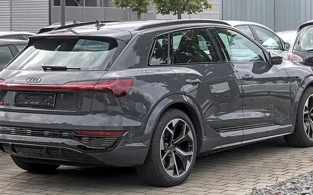Audi SQ8