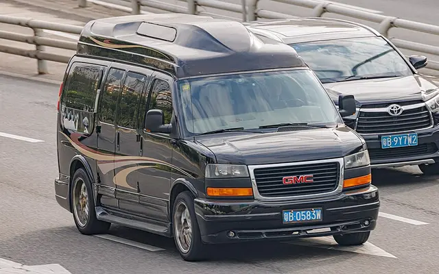 GMC Savana