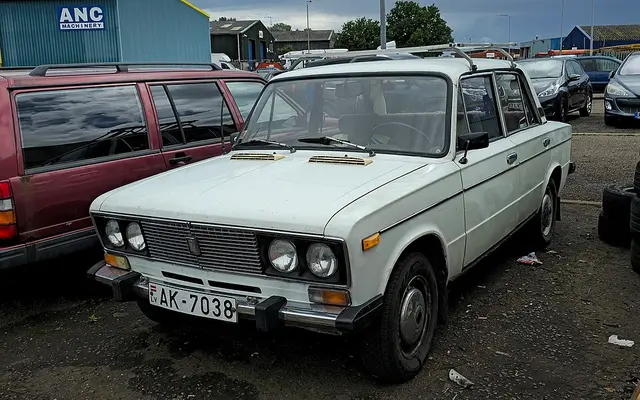 Lada 2106