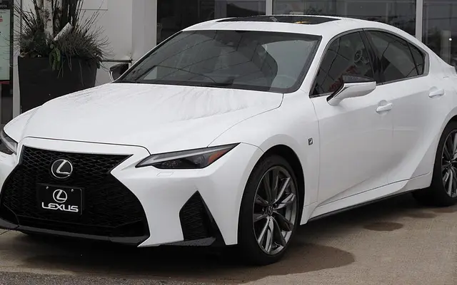 Lexus IS