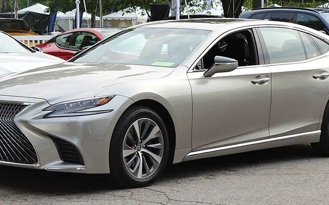 Lexus LS