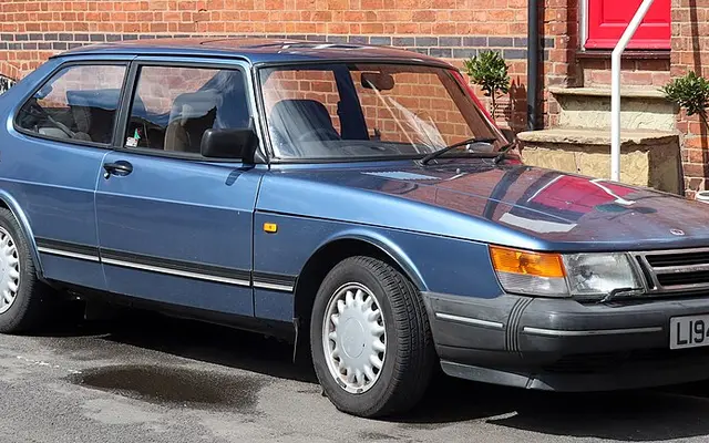 Saab 900