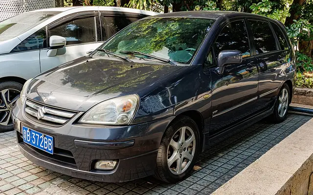 Suzuki Liana